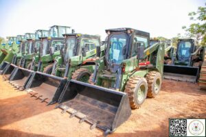 WhatsApp-Image-2025-12-10-a-11.58.19_336c4712-300x200 INFRASTRUCTURES ROUTIÈRES : Du nouveau matériel pour booster la construction